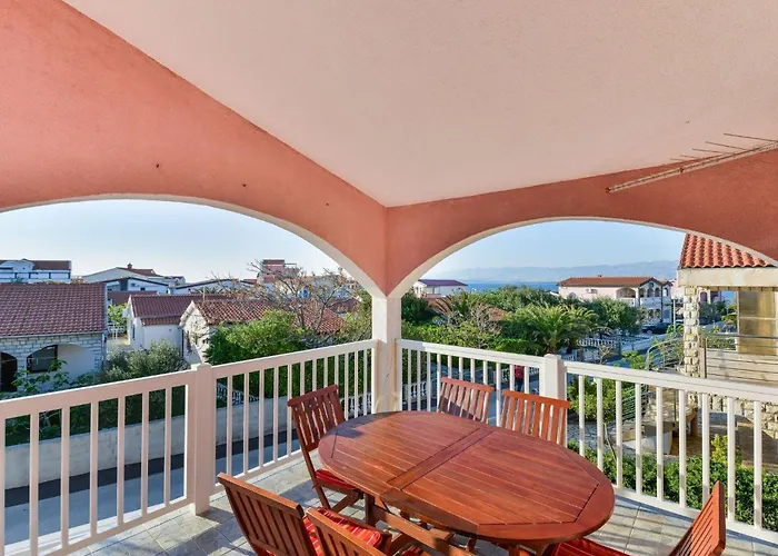 Delac By Interhome * فير